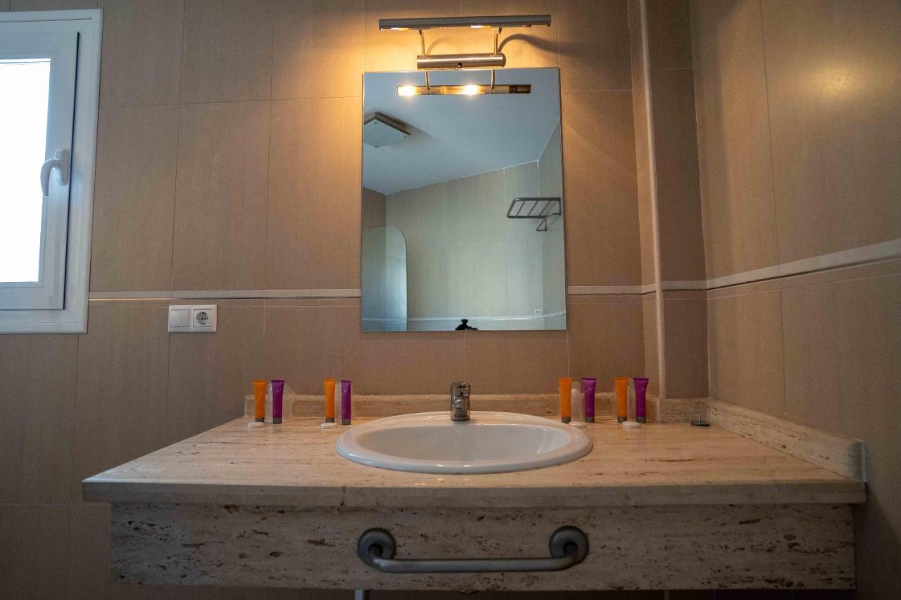 Hotel Sierra De Huesa Ngoại thất bức ảnh