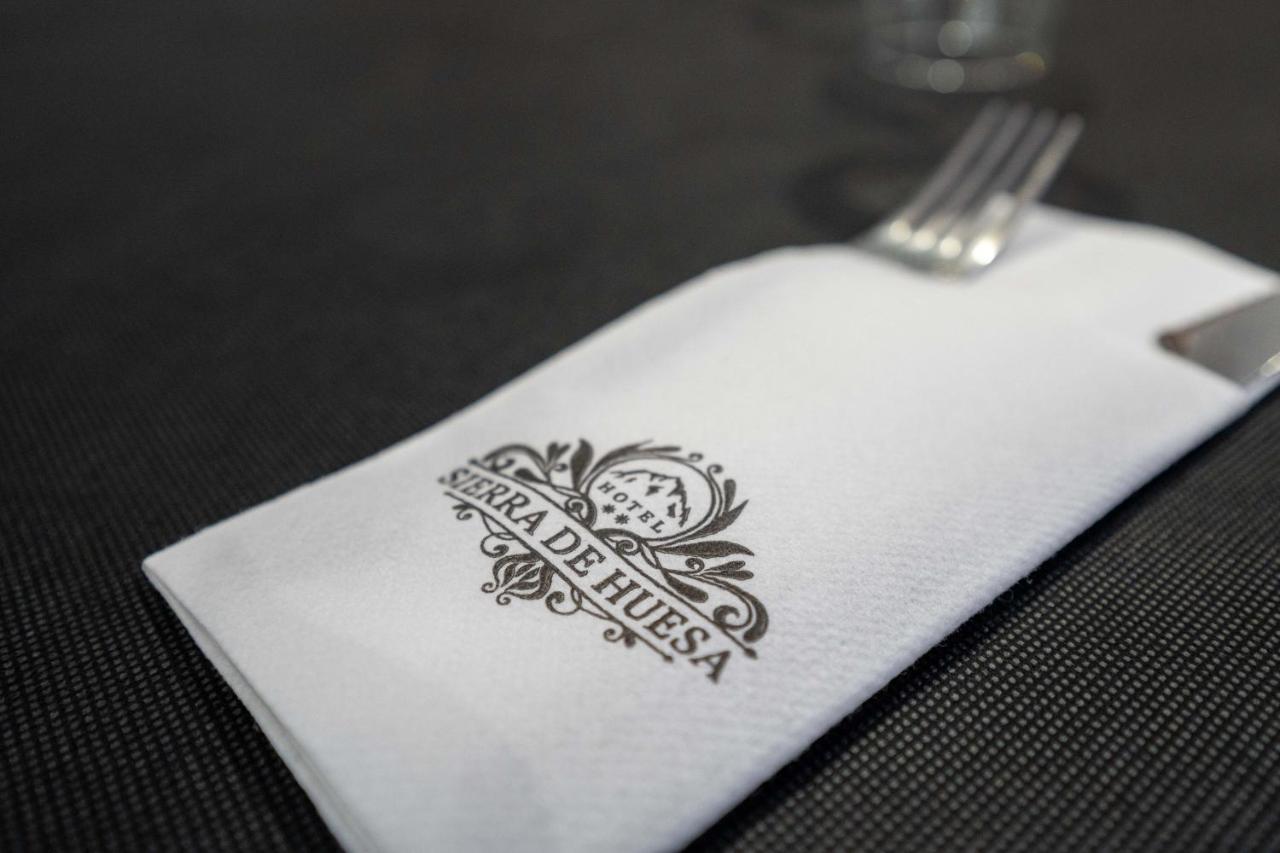 Hotel Sierra De Huesa Ngoại thất bức ảnh